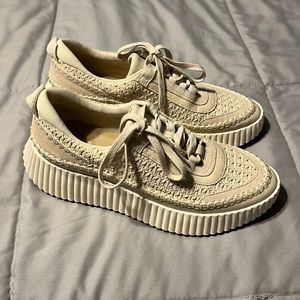 NWOT Dolce Vita Dolen Sneakers